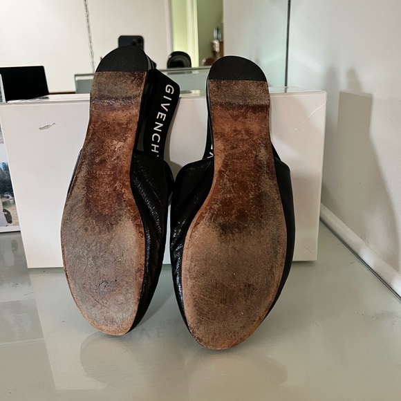 Givenchy Slingbacks with original box. Great worn condition! - Picture 4 of 4